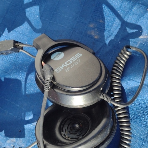 Koss SM/97 Black Headphones - Picture 2 of 2